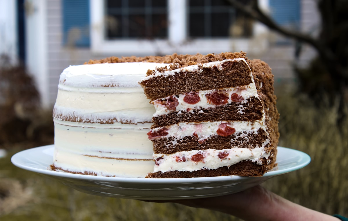 Layered cake representing context layers